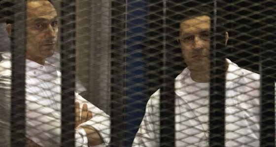 إيداع جمال وعلاء مبارك في قفص الاتهام
