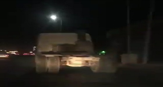بالفيديو.. شاحنة تتجرد من أدوات السلامة على طريق الخرج