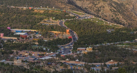 بقيادة إحداهما.. إصابة مراهقتين في حادث انقلاب سيارة بالباحة