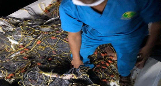 بالصور.. القبض على 4 مراكب صيد مخالفة بجزر فرسان