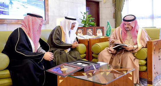 بالصور.. أمير الرياض يستقبل الوعيل