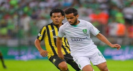 عبد الفتاح عسيري مستمر مع الأهلي