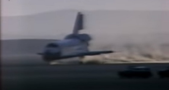 فيديو نادر لحظة هبوط مكوك &#8221; ديسكفري &#8221; وعودة أول رائد فضاء عربي