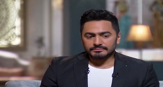 تامر حسني عن والدته: ” هي كل الرحلة وسبب شهرتي “