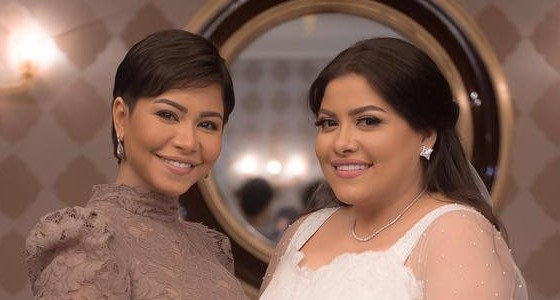 شيرين عبدالوهاب تخطف الأنظار في حفل زفاف شقيقتها الصغرى