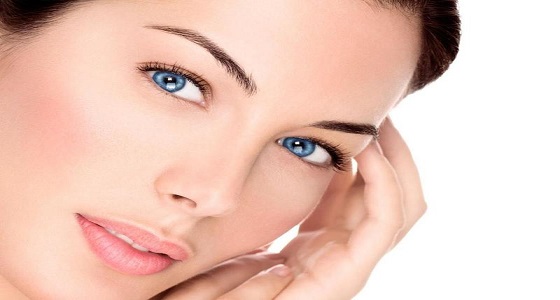 بالفيديو.. 5 وصفات بالعسل لجمال ونضارة بشرتك