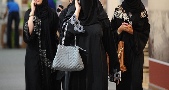 الاشتباه في مخمورين بأنهما من عصابات سرقة شنط النساء بجدة