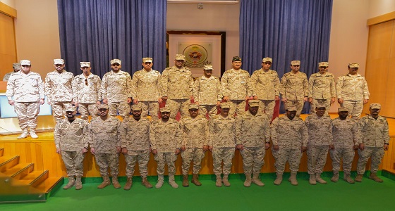 مدرسة إشارة الحرس الوطني تحتفل بتخريج دورتي ضباط الإشارة التأسيسية