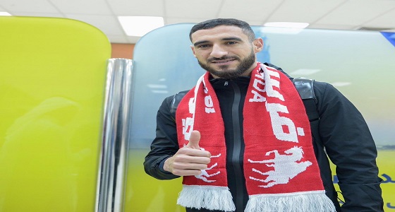 بالصور.. وصول مدافع الوحدة الجديد إلى جدة