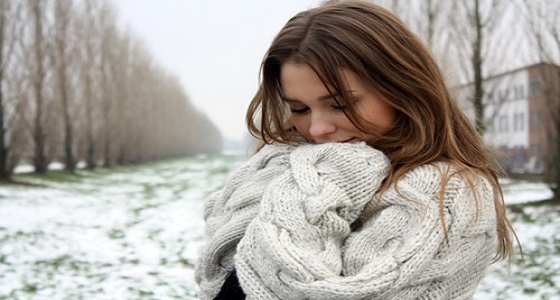 10 أسباب وراء شعورك الدائم بالبرد.. تعرف عليها