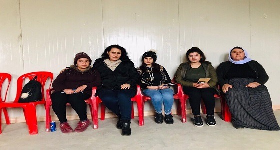 بالصور.. طبيبة تكرس حياتها لعلاج الناجيات من قبضة داعش وتروي مأساتهن