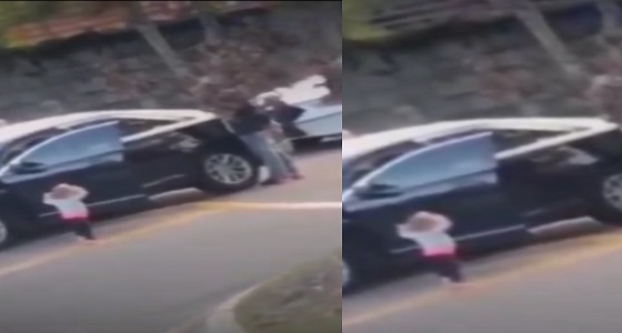 بالفيديو.. الشرطة الأمريكية تحاصر طفلة لا تتجاوز العامين مع أسرتها