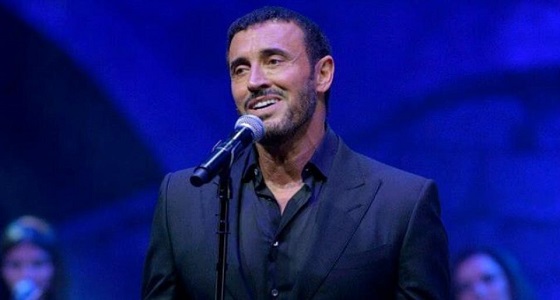 كاظم الساهر يغادر المسرح بشكل مفاجئ ويشعل تويتر 