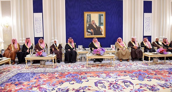 أمير الرياض يستقبل الأمراء وجمعاً من المواطنين