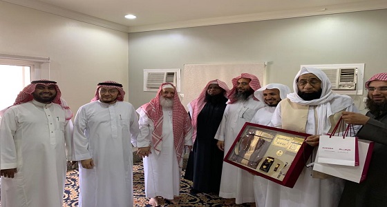 خيركم تكرم شفيع بعد 28 عاماً قضاها في تعليم القرآن