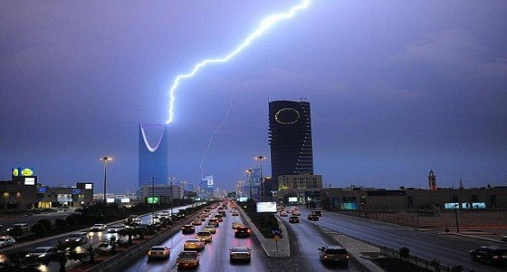 تنبيه لأهالي الرياض: الأمطار مستمرة حتى مساء اليوم