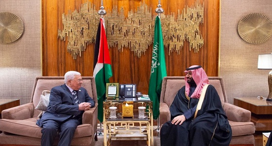 ولي العهد والرئيس الفلسطيني يبحثان مستجدات الأوضاع في الأراضي الفلسطينية