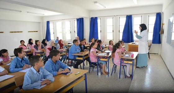 الجزائر..طرد تلميذة من مدرستها بعد الصلاة فيها
