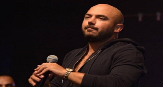 بالصورة.. مطرب شهير يحقق حلم عروس ليلة زفافها