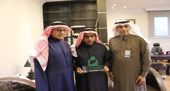 إنسان تكرم إبراهيم السلطان