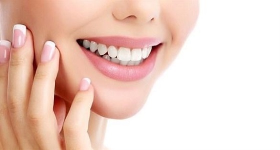 دراسة حديثة: منتجات التبييض تضعف الأسنان وتزيد حساسيتها