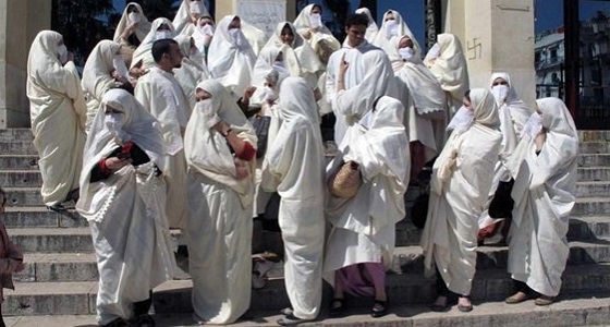 الفتيات ينتحرن بالجملة في بلد عربي والسبب غامض