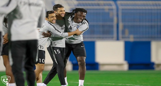 بالصور.. 100 دقيقة تجهّز الهلال للقاء فريق الفتح