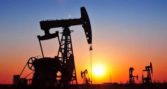 أسعار النفط تتلقى دعما من آمال بشأن مباحثات تجارية لكن بيانات صينية تضغط عليها