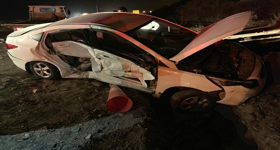 بالصور.. إصابة 3 أشخاص إثر حادث تصادم بالباحة