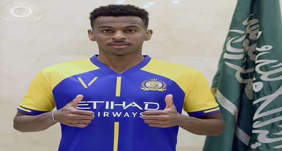 بالصور.. النصر يوقع مع ” عبدالله الخيبري “
