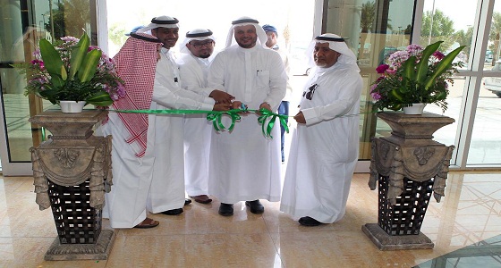 جامعة أم القرى تدفع بطلابها وطالباتها إلى أسواق العمل