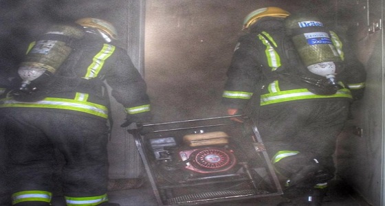 بالصور.. اندلاع حريق في غرفة بداخل شقة بالطائف