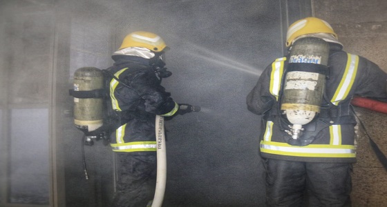 بالصور.. مدني العاصمة المقدسة يسيطر على حريق بمشروع جبل عمر