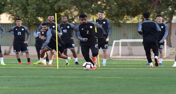 بالصور..الشباب يواصل تدريباته قبل لقاء الوحدة
