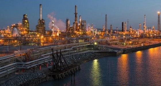 النفط يهبط بفعل مخاوف من تباطؤ عالمي