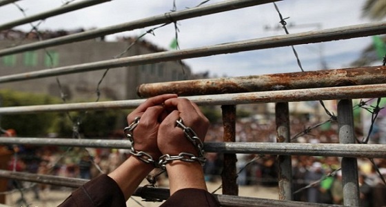 قوات الاحتلال تفرج عن أسير فلسطيني من اليامون بعد قضائه 23 عاما