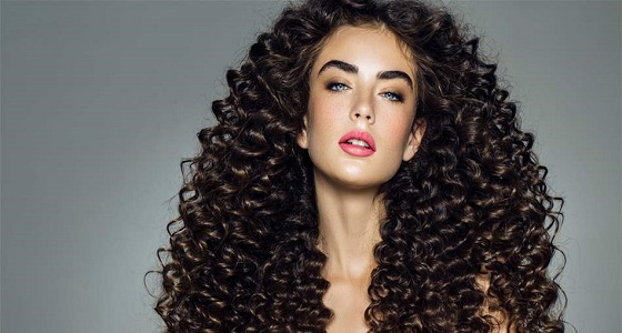 5 نصائح للعناية بالشعر المجعد