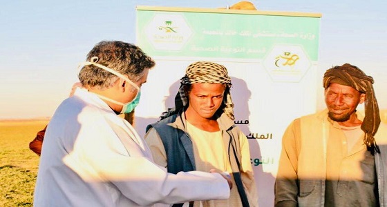 مدير مستشفى الملك خالد بالمجمعة يقوم بجولة لتوعية رعاة الابل عن فيروس كورونا