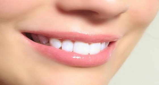 حيل طبيعية لأسنان ناصعة البياض