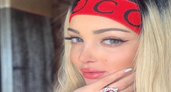 بالصور .. زوجة تامر حسني تخطف الأنظار بـ ” لوك ” جديد