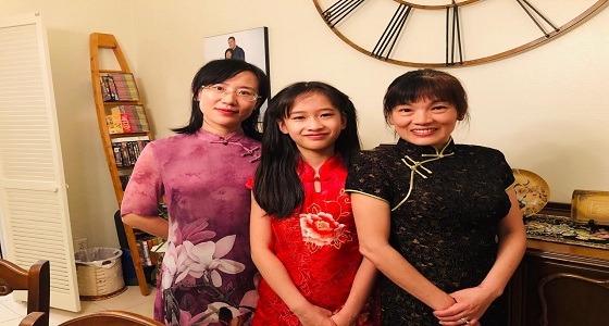 بالصور.. ردود أفعال الصينيات في المملكة على قرار تدريس لغتهم