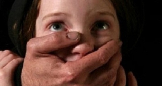 شاب يتحرش بفتاة في مصعد: ” لم أستطع مقاومة جمالها “