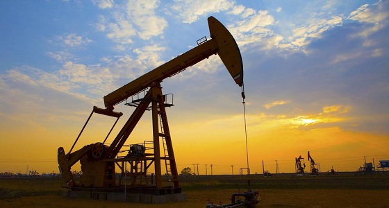 أسعار النفط مستقرة بفعل آمال تجارية وسط ضغوط الإمدادات الأمريكية