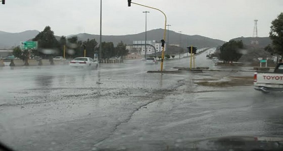 تنبيه بهطول أمطار رعدية مصحوبة برياح مثيرة للأتربة علي الباحة ومكة 