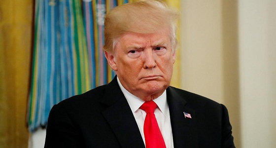 ترامب يواجه تهمة ” تقبيل ” موظفة دون رضاها