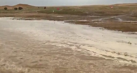 بالفيديو.. لحظة هطول أمطار غزيرة على المدينة المنورة وينبع
