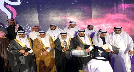 بالصور.. وزير التعليم يتوج تعليم الطائف بالمركز الأول بجائزة التميز