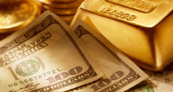 تراجع الدولار يدفع سعر الذهب للاستقرار