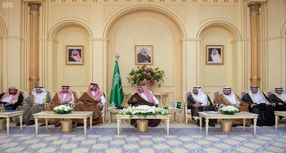 أمير المدينة يكرم منسوبي جامعة طيبة