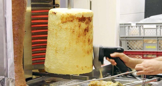 لـ ” النباتيين ” .. استعدوا لتناول شاورما الجبنة